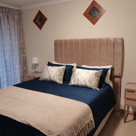 Rooikrans Guest House Йоханнесбург Экстерьер фото