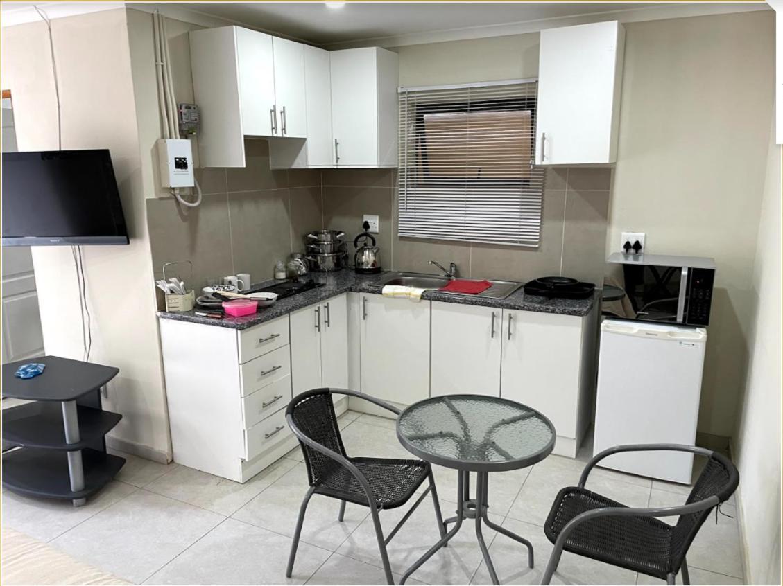 Rooikrans Guest House Йоханнесбург Экстерьер фото